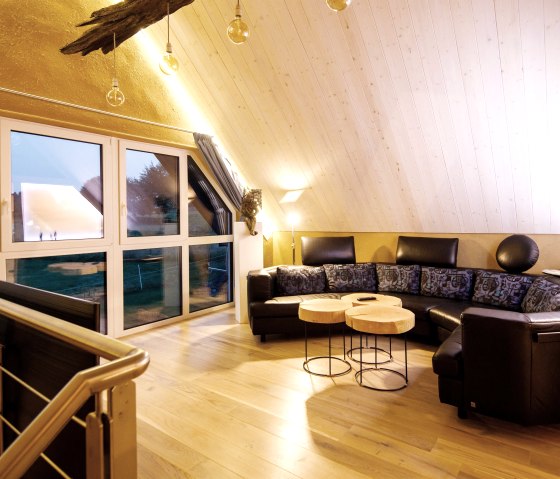 Wohnzimmer Obergeschoss Blaues Haus, &copy; Ferienh&auml;user Gehlen