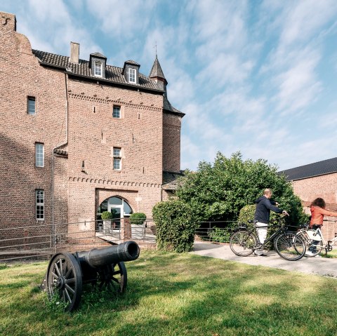 Burg Obbendorf, &copy; Paul Meixner | www.die-wasserburgen-route.de