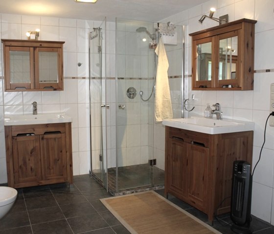 Ferienhaus "Rurtalgarten" - Bad