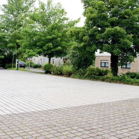 Wanderparkplatz Dorfplatz Strauch, &copy; Rursee-Touristik GmbH