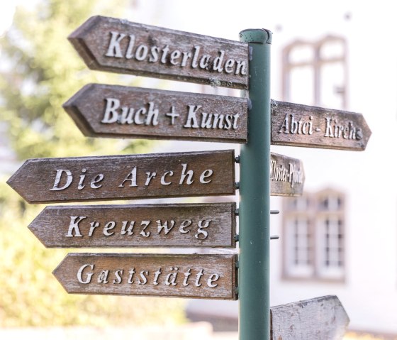Beschilderung Abtei Mariawald, &copy; Eifel Tourismus GmbH, AR - shapefruit AG