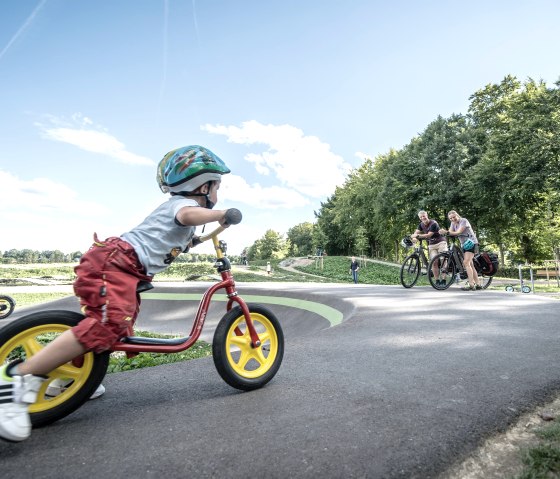 Auf dem Pumptrack, &copy; Dennis Stratmann