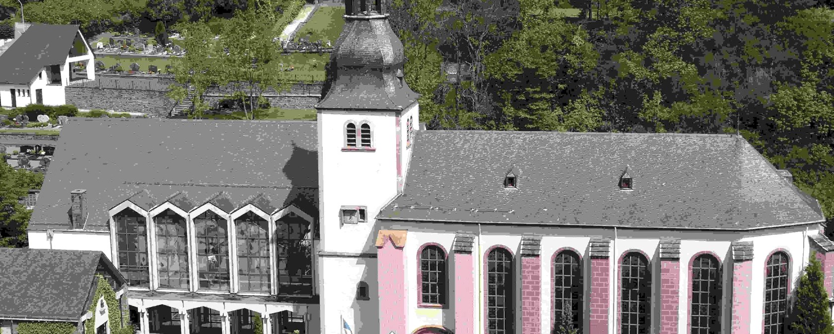 Die Doppelkirche St. Clemens und St. Salvator, © Rureifel-Tourismus e.V.