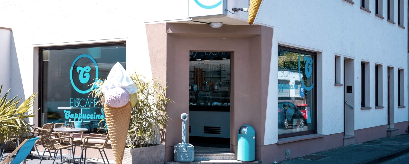 Eiscaf&eacute; Eingang