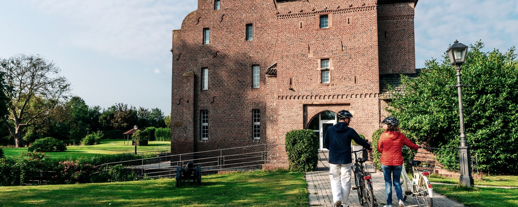 Burg Obbendorf, &copy; Paul Meixner | www.die-wasserburgen-route.de
