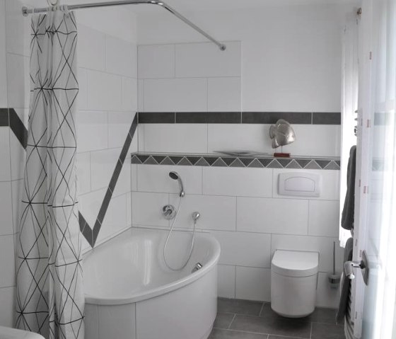 Bathroom, &copy; www.rureifel-fewo.de