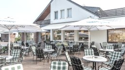 Sitzm&ouml;glichkeiten auf der Terasse, &copy; Caf&eacute; Flink