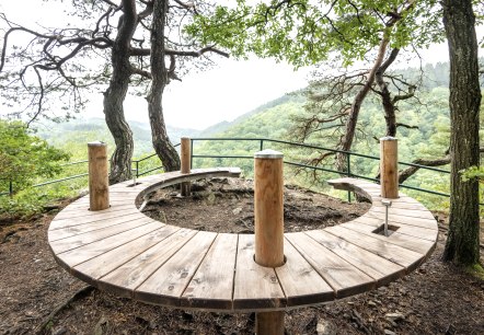 Hufeisenbank am Eifel-Blick Perdsley, &copy; Eifel Tourismus GmbH, Dominik Ketz