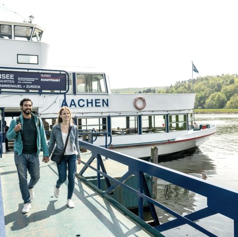 Anlegestelle und Schiff, &copy; Eifel-Tourismus GmbH, Dominik Ketz