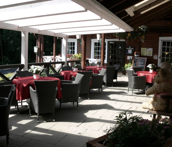 Het gezellige, overdekte terras, © Restaurant Talschenke