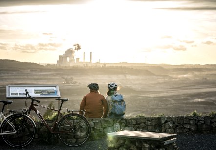 Blick auf den Tagebau Inden vom Tagebauaussichtspunkt Schophoven, &copy; Dennis Stratmann / Gr&uuml;nmetropole e.V.