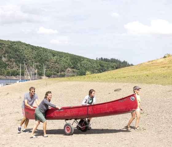 Vorbereitung Kanufahren, &copy; Eifel Tourismus GmbH, Tobias Vollmer