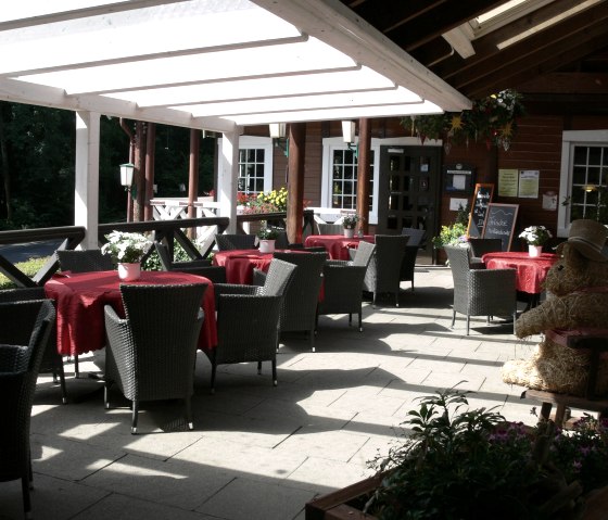 Die gemütliche, überdachte Terrasse, © Restaurant Talschenke