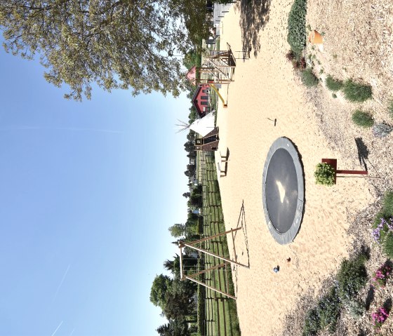 Rotes Einhorn Spielplatz, &copy; Win.dn GmbH