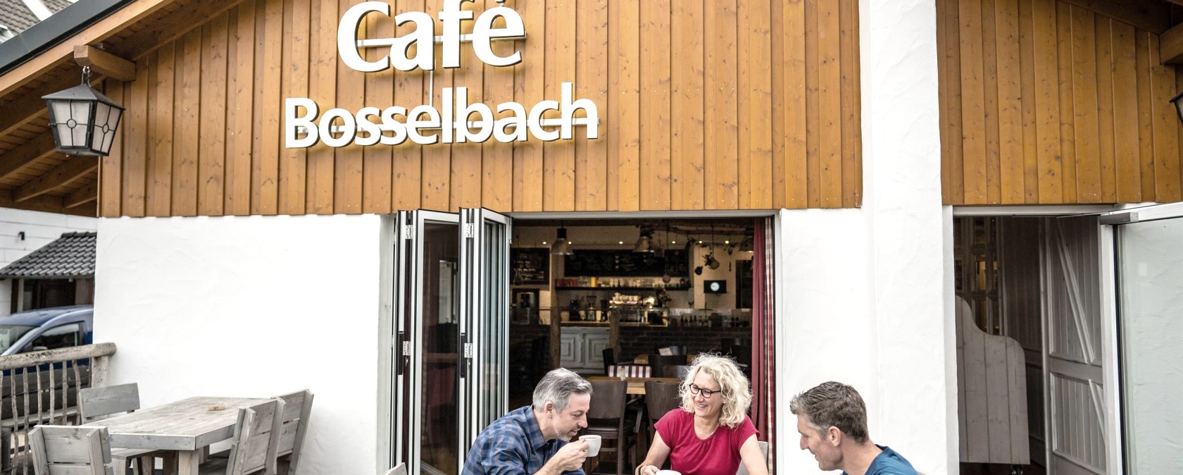 Gemütlich ist es im Café Bosselbach, © Kreis Düren | Dennis Stratmann
