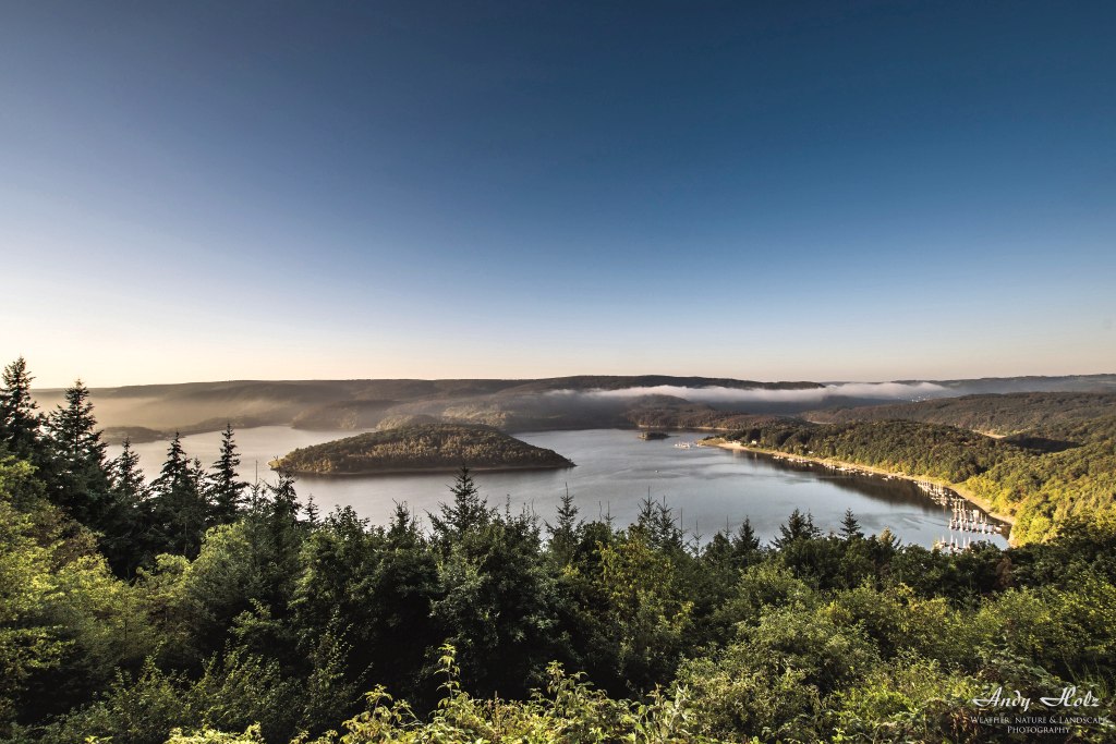Rursee im Morgenlicht
