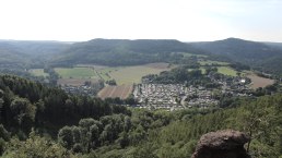 Auf dem Effelsdach mit Blick auf die Burg, &copy; Rureifel Tourismus e.V.