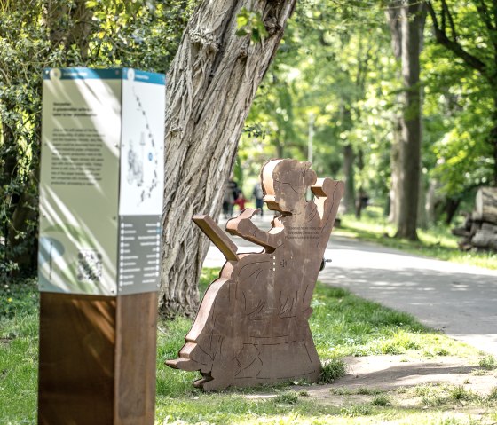 Rest & adventure site in D&uuml;ren city park, &copy; Dennis Stratmann | Gr&uuml;nmetropole e.V.