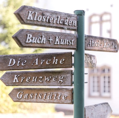 Beschilderung Abtei Mariawald, &copy; Eifel Tourismus GmbH, AR - shapefruit AG