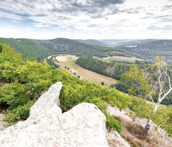 L'Eugenienstein offre une vue étendue sur la Rureifel., © Eifel Tourismus GmbH, AR-shapefruit AG