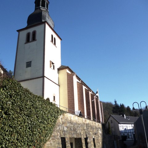 Ein Blick auf die Kirche St. Clemens, &copy; Rureifel-Tourismus e.V.