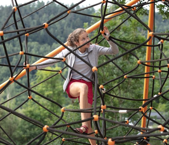 Klimmen op de klimpiramide, &copy; Eifel Tourismus GmbH, Tobias Vollmer