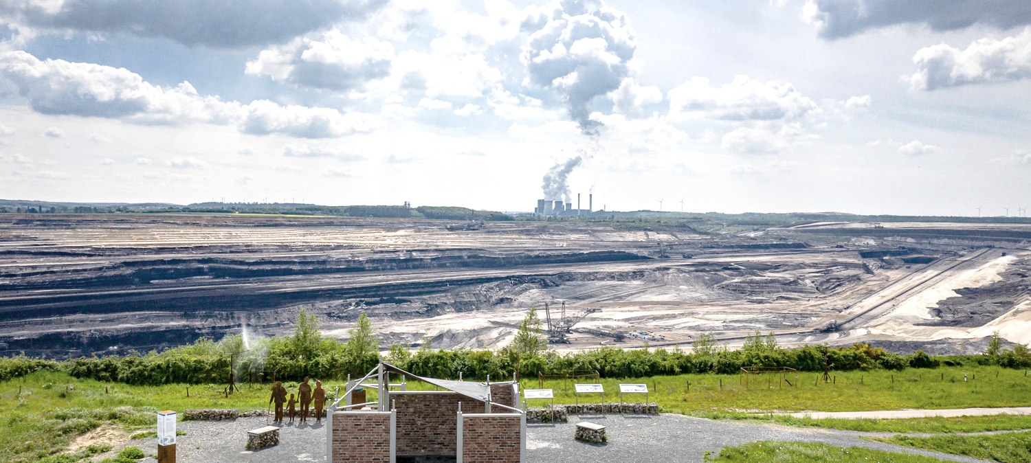 Blick in den Tagebau am Tagebauaussichtspunkt Schophoven, &copy; Gr&uuml;nmetropole e.V., Dennis Stratmann
